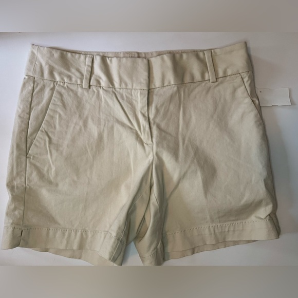 🆕 [Ann Taylor LOFT] Beige Cotton “The Riviera Short” Sz: 2 - Picture 2 of 8